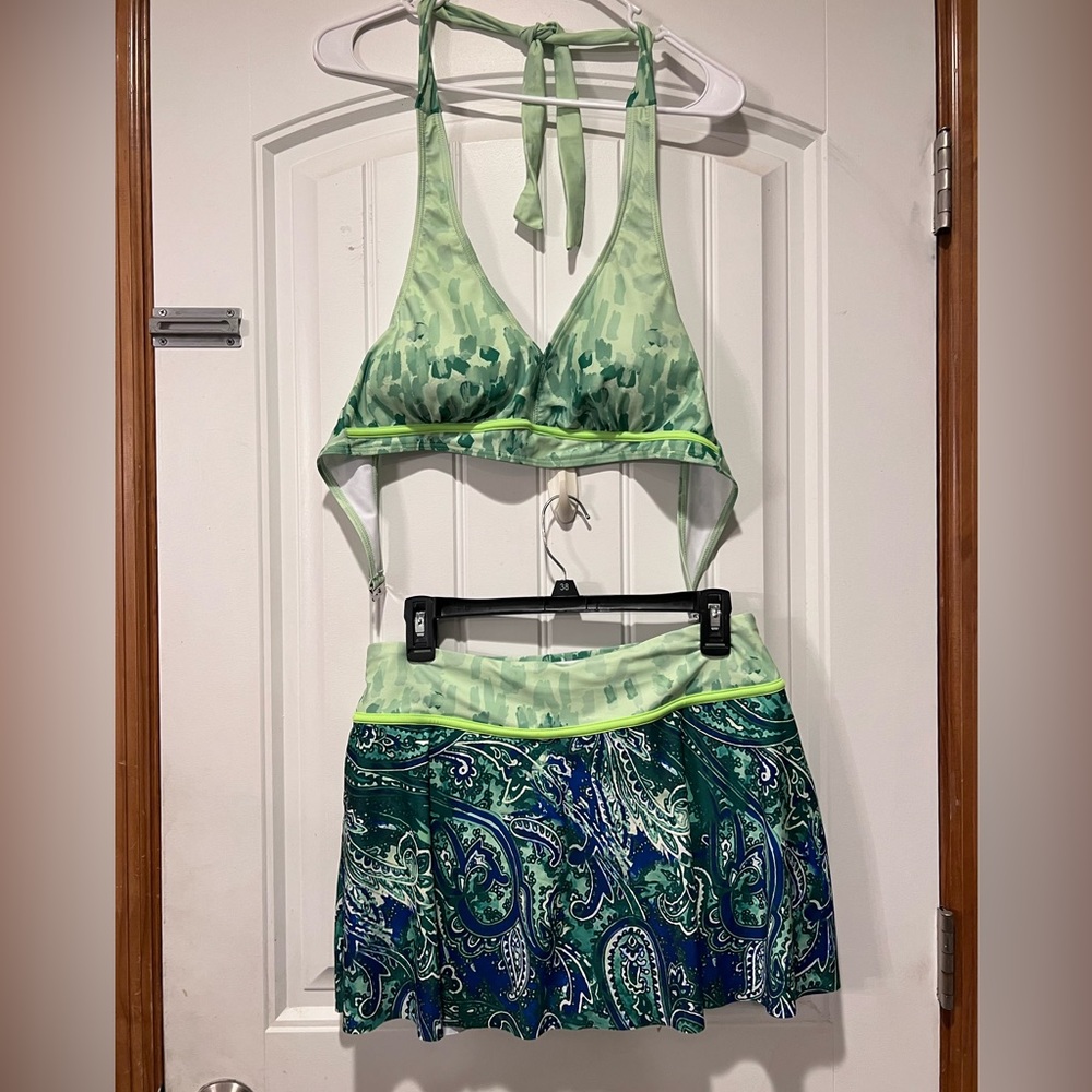 NWOT 2 piece Swim Suit sz L